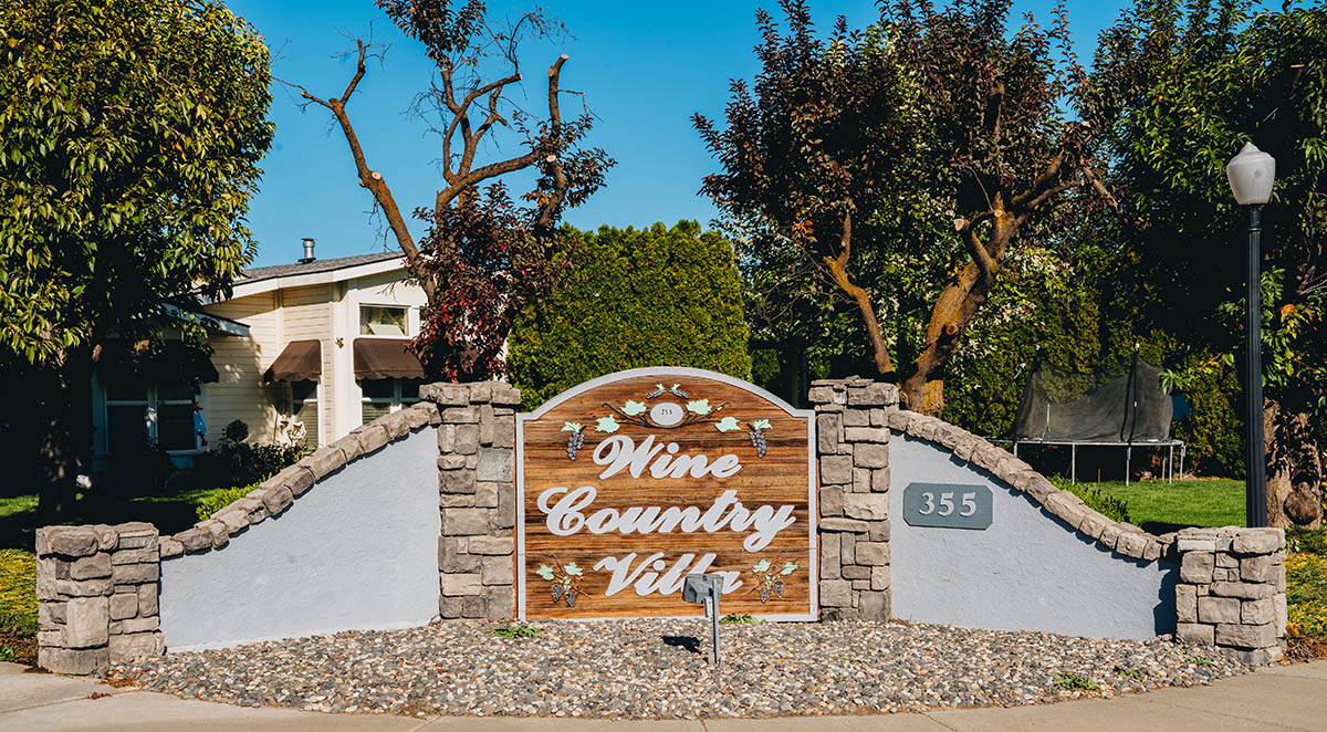 Photo of Wine Country Villa sign